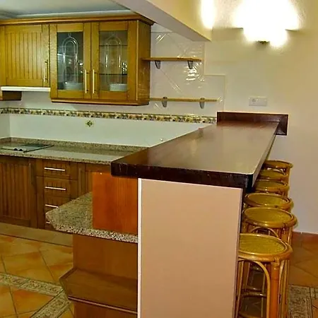 Privada De 7 Quartos,piscina Aquecida,a/c 3*