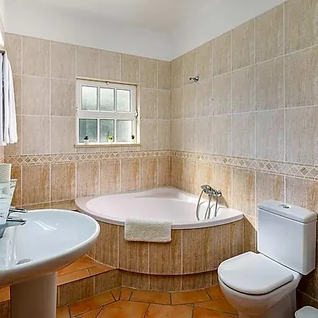 Privada De 7 Quartos,piscina Aquecida,a/c 3* אלבופיירה